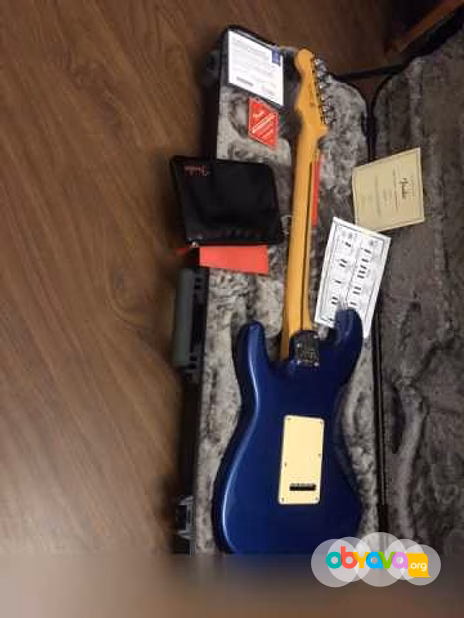 Продам: Fender American Ultra Stratocaster 2024
