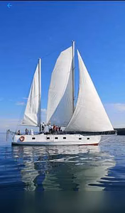 Парусно-моторная яхта 