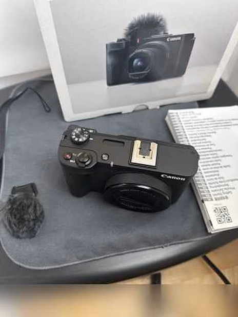 Camera Canon PowerShot V1 22.3MP 4K Digital Camera 