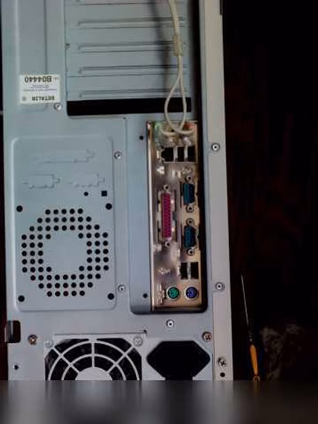 Продам: системный блок AMD Athlon 2400 + в Москве