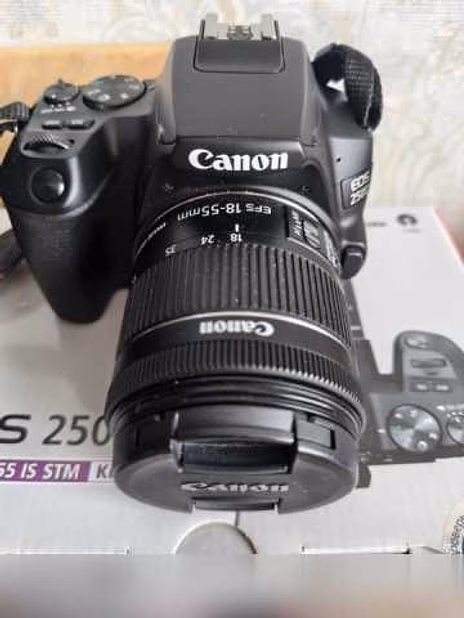 Продам: Canon eos 250D kit 18 55mm