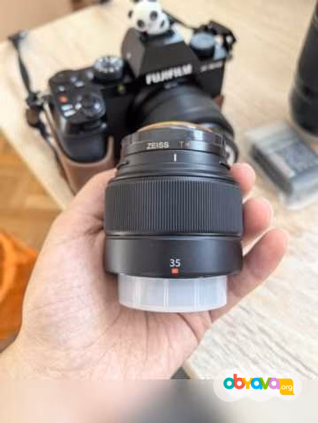 Продам: фотоаппарат Fujifilm X-S10 + 3 объектива