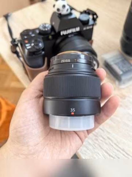 Продам: фотоаппарат Fujifilm X-S10 + 3 объектива