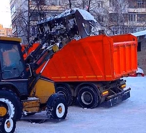Уборка снега с зон траффика.