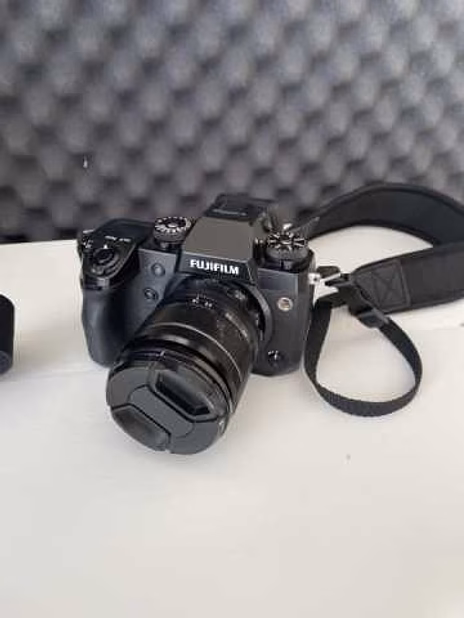 Продам: Fujifilm X-h1 объектив Fuifilm xf 18-55m m 12.8-4