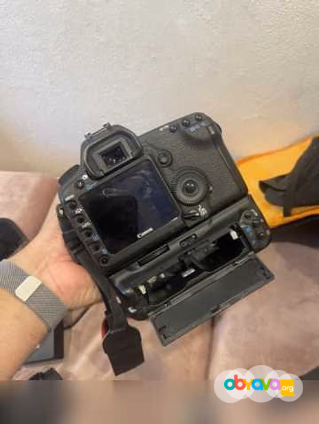 Продам: фотоаппарат Canon Mark 2 5d