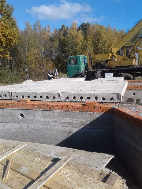 Возведение различного рода фундаментов.