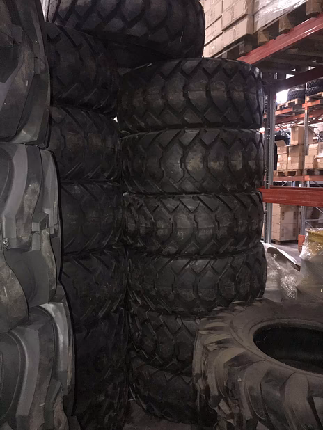 Шина 19.5L-24 для погрузчиков марок EKKA, Superguider