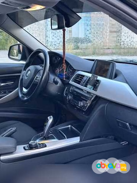 Легковой автомобиль BMW 318i 