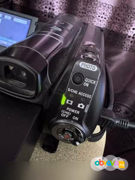 Продам: видеокамера Sony HDR-SR12E