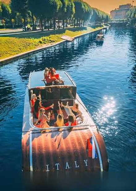 Катер по проекту Venezia