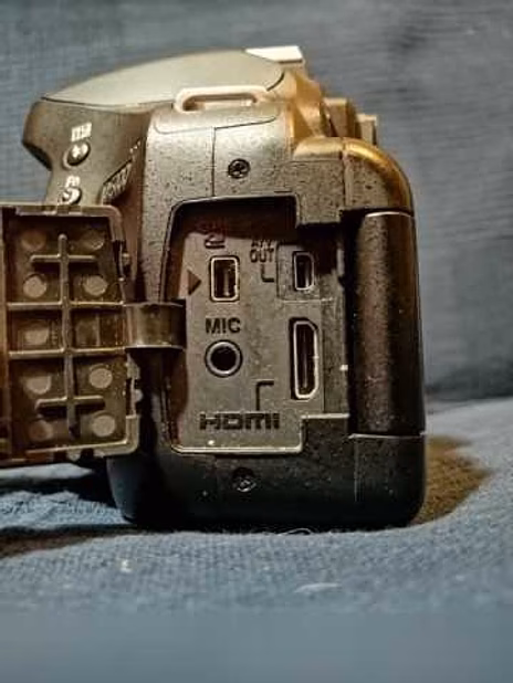 Продам: Nikon D5100 + Tamron 18-270 + Speedlight