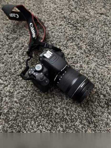 Продам: фотоаппарат Canon 700d
