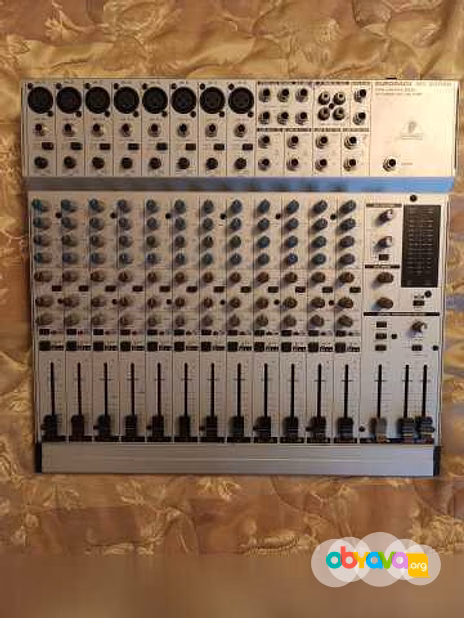 Behringer eurorack mx 2004a 