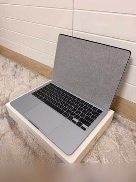 Продам: Apple MacBook Air 13 m4 16/256