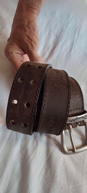 продам кожа мужской ремень 2хязычковый б/у Wrangler
