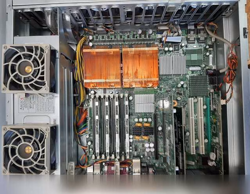 Продам: сервер SuperMicro M/B X7DA3, 2 CPU xeon в Екатеринбурге
