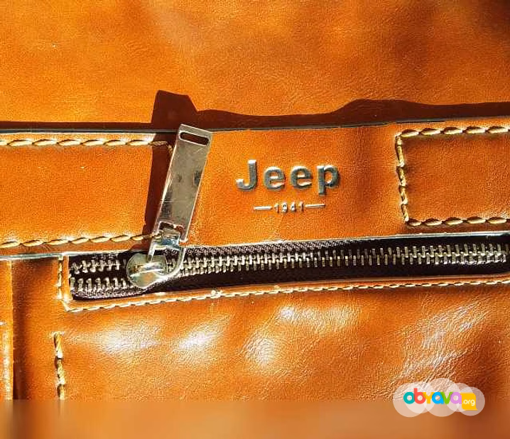 Продам: сумка наплечная кожаная Jeep-41