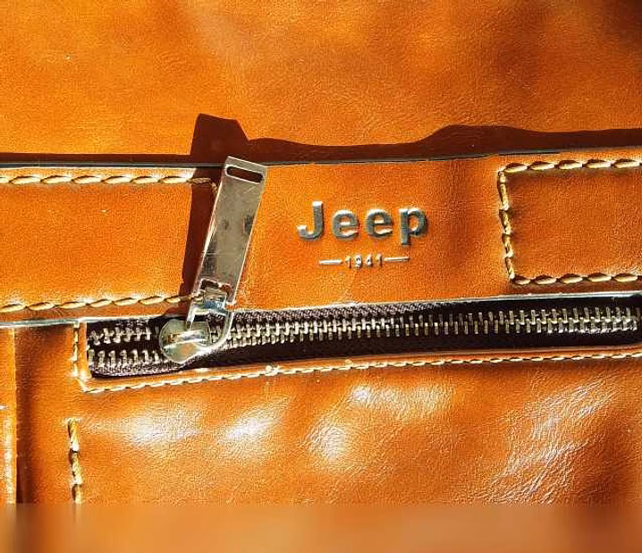Продам: сумка наплечная кожаная Jeep-41