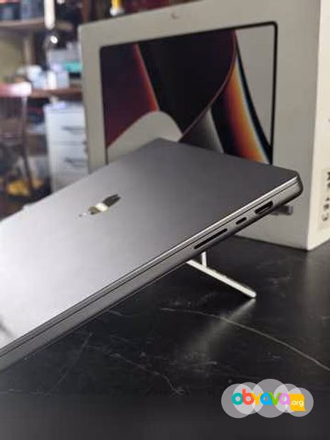 Продам: ноутбук Apple Macbook pro 16 m1 16gb 512gb в Армавире