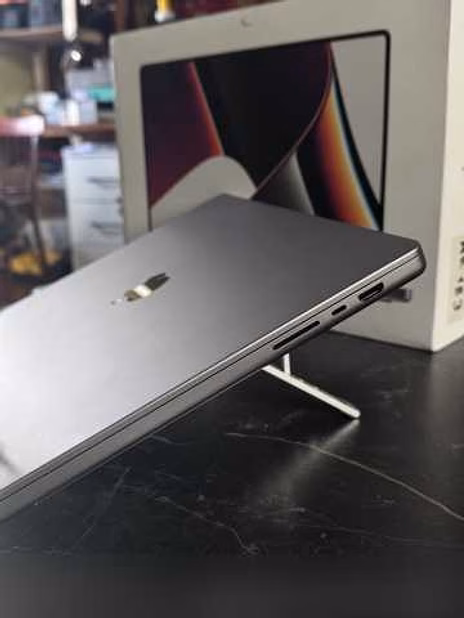 Продам: ноутбук Apple Macbook pro 16 m1 16gb 512gb в Армавире
