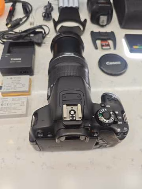 Продам: CANON EOS 650D 18-135 IS STM Japan