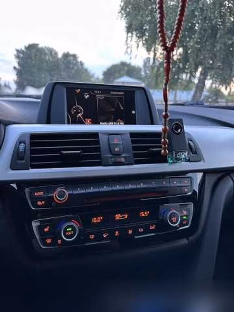 Легковой автомобиль BMW 318i 