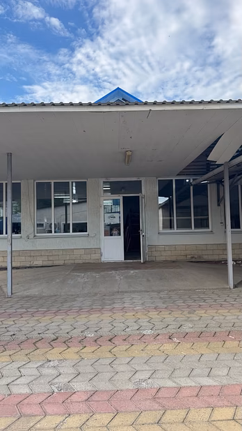 Продам здание пл. 225 кв.м., 4 сот., Ставропольский край, с. Курсавка, ул. Стратийчука 94