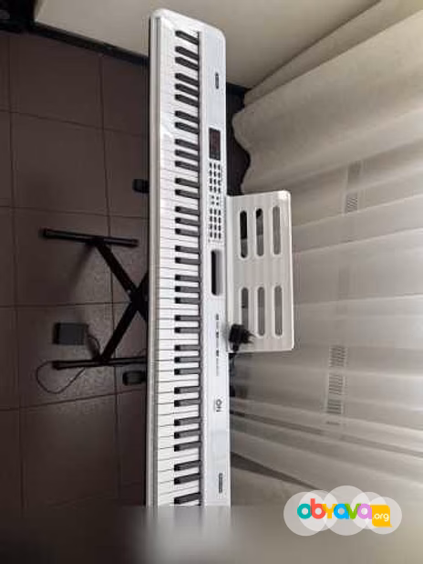 Продам: цифровое пианино-синтезатор ON music