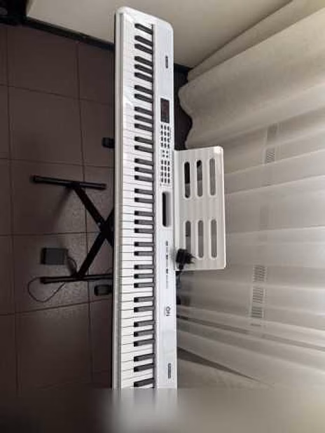 Продам: цифровое пианино-синтезатор ON music