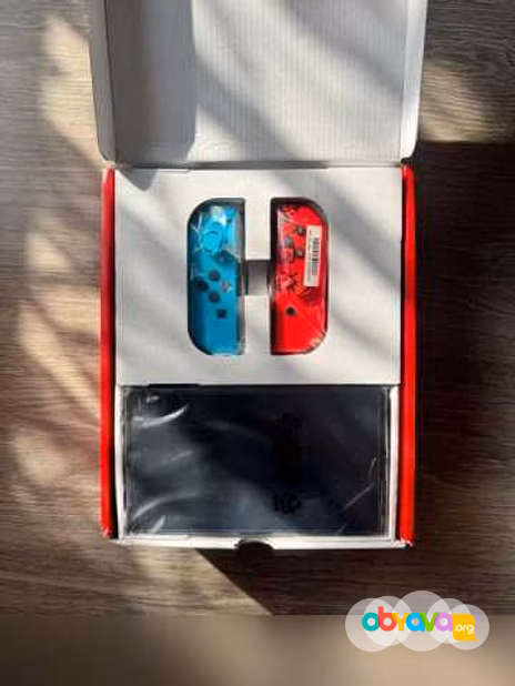 Продам: Nintendo Switch oled