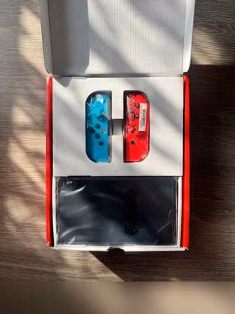 Продам: Nintendo Switch oled