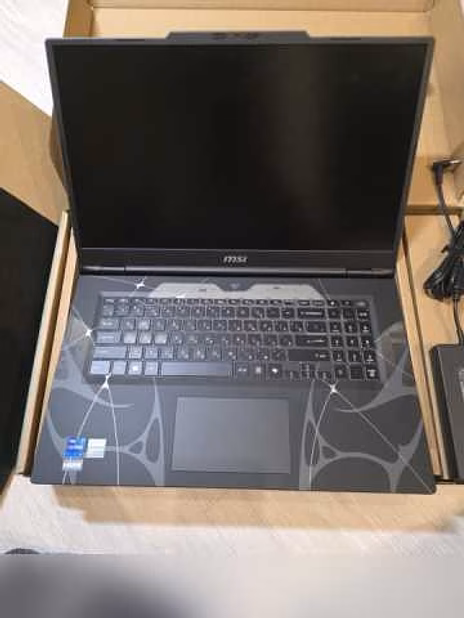Продам: ноутбук игровой MSI Cyborg 17 B13WEKG