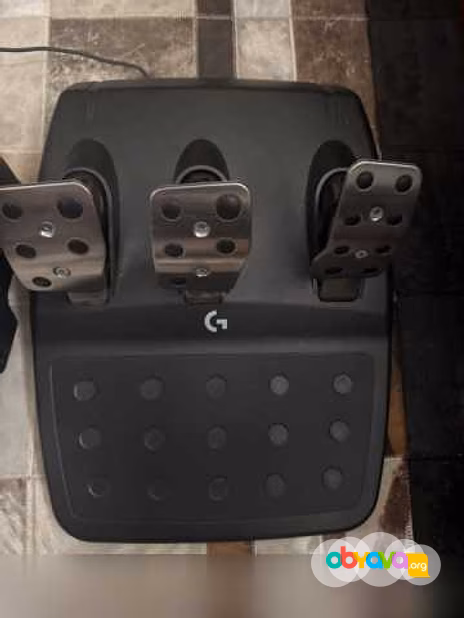 Продам: игровой руль g923 новый