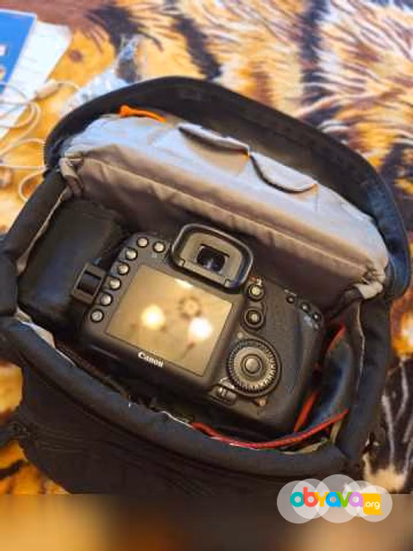 Продам: фотоаппарат Canon EOS 7D