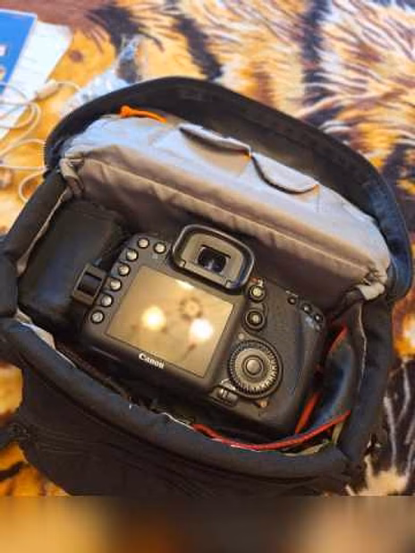 Продам: фотоаппарат Canon EOS 7D