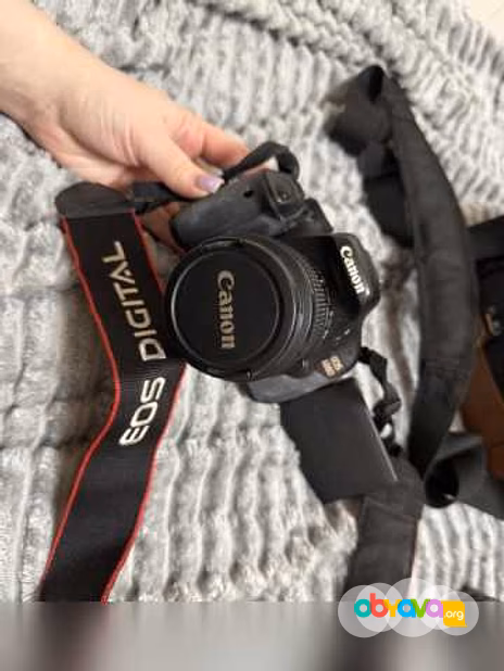 Продам: фотоаппарат Canon 600D