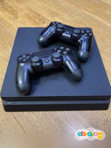 Продам: Sony Ps4 1tb + 35 крутых игр