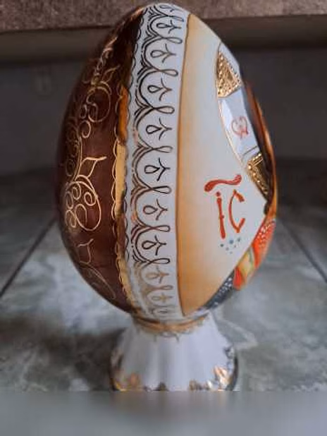 Фарфоровое пасхальное яйцо 