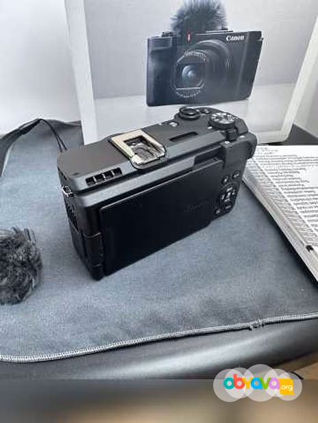 Camera Canon PowerShot V1 22.3MP 4K Digital Camera 