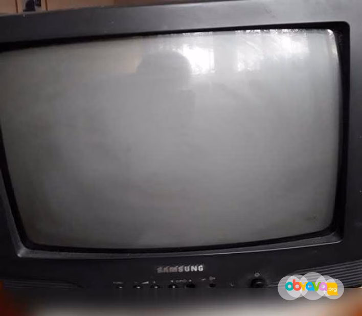 Продам: цветной телевизор Samsung CK-3335ZR в Москве