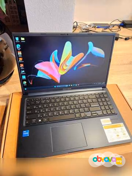 Продам: новый asus X1502V, core i5(13 gen) , 512SSD