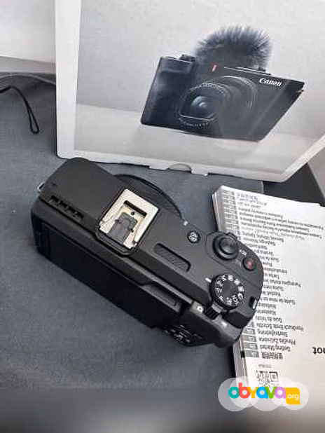Camera Canon PowerShot V1 22.3MP 4K Digital Camera 