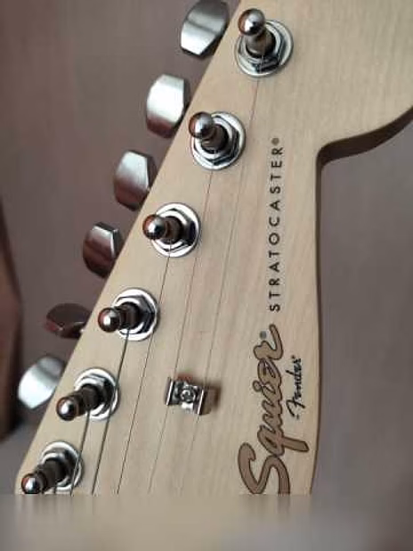 Продам: электрогитара FENDER SQUIER MM STRAT PAC