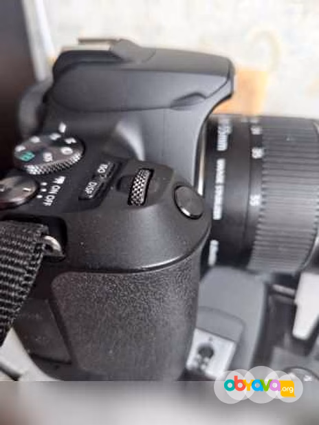 Продам: Canon eos 250D kit 18 55mm