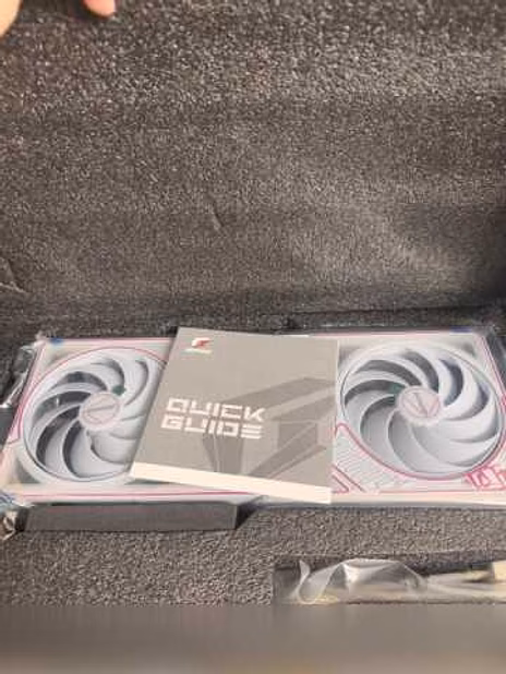 Продам: GeForce RTX 5070 Ti 16GB GDDR7 белая