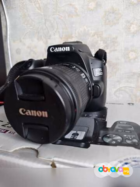 Продам: Canon eos 250D kit 18 55mm