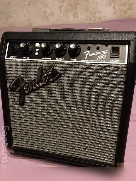 Продам: комбоусилитель FENDER FRONTMAN 10G в Москве