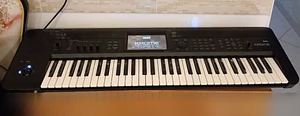 Продам: синтезатор Korg Krome 61
