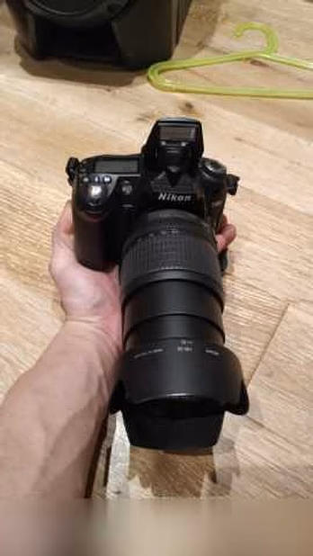 Продам: цифровая фотокамера Nikon D90 18-105 VR Kit